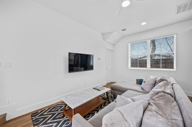 4704 Enchanted LN B, Austin, TX 78745