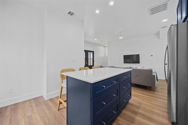 4704 Enchanted LN B, Austin, TX 78745