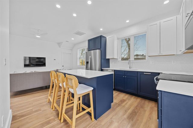 4704 Enchanted LN B, Austin, TX 78745