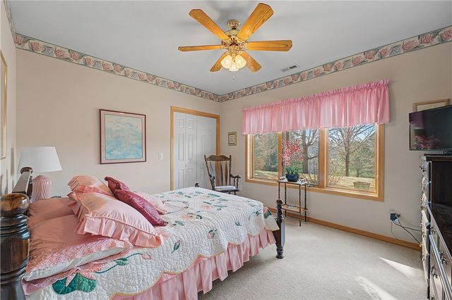 70 McKenzie Drive, Bella Vista, AR 72715