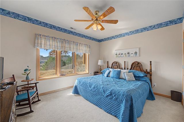70 McKenzie Drive, Bella Vista, AR 72715