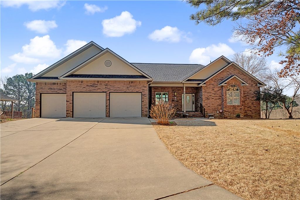 70 McKenzie Drive, Bella Vista, AR 72715