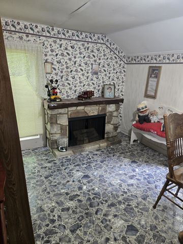 995 Railroad St, Burns, TN 37029