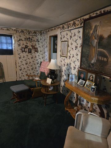 995 Railroad St, Burns, TN 37029