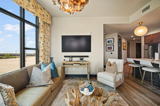5 Gadsdenboro Street 303, Charleston, SC 29401