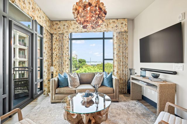 5 Gadsdenboro Street 303, Charleston, SC 29401
