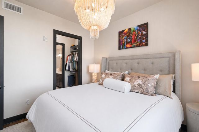 5 Gadsdenboro Street 303, Charleston, SC 29401