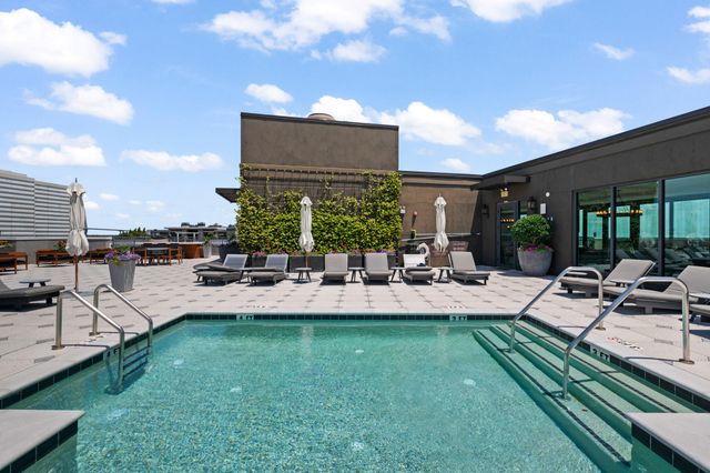 5 Gadsdenboro Street 303, Charleston, SC 29401