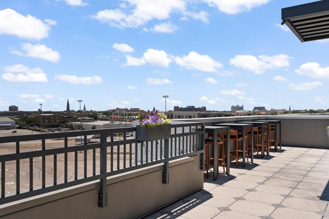 5 Gadsdenboro Street 303, Charleston, SC 29401