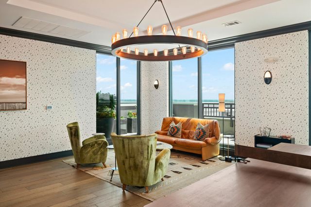 5 Gadsdenboro Street 303, Charleston, SC 29401