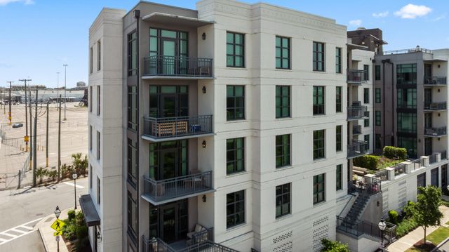 5 Gadsdenboro Street 303, Charleston, SC 29401