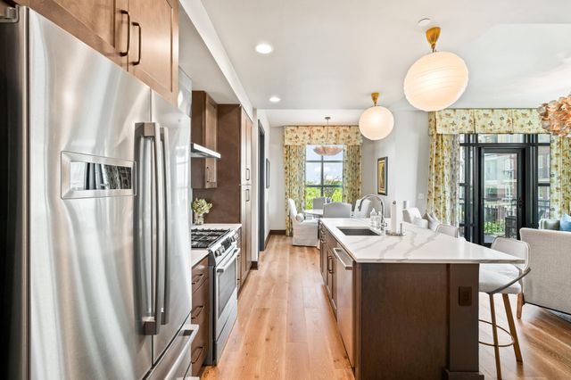 5 Gadsdenboro Street 303, Charleston, SC 29401