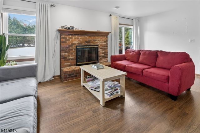 5 Fisher Ct, East Amwell Twp., NJ 08551