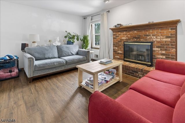 5 Fisher Ct, East Amwell Twp., NJ 08551