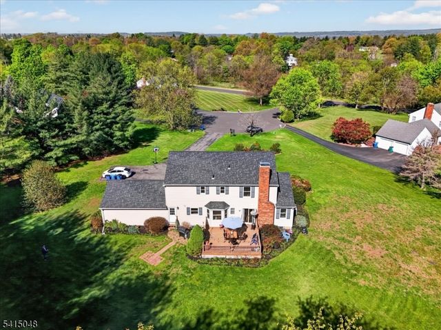 5 Fisher Ct, East Amwell Twp., NJ 08551