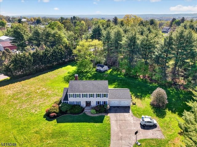 5 Fisher Ct, East Amwell Twp., NJ 08551