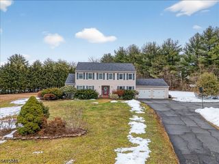 5 Fisher Ct, East Amwell Twp., NJ 08551