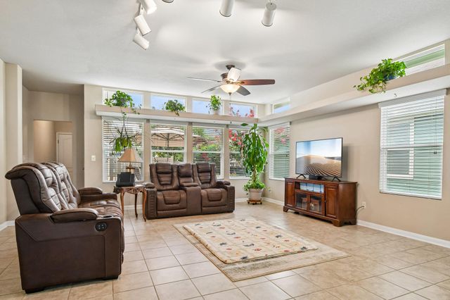 1373 Nevarez, Kyle, TX 78640