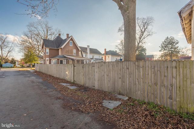 106 DELAWARE AVE, Bridgeville, DE 19933