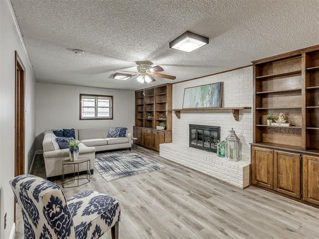 220 W Glenhaven Drive, Midwest City, OK 73110