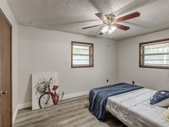 220 W Glenhaven Drive, Midwest City, OK 73110