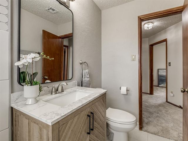 220 W Glenhaven Drive, Midwest City, OK 73110