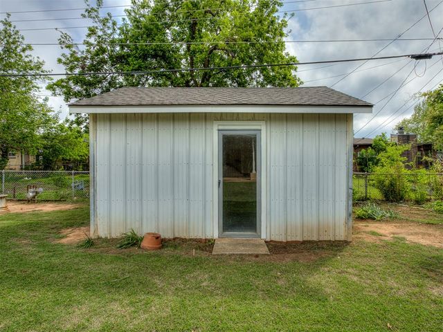 220 W Glenhaven Drive, Midwest City, OK 73110