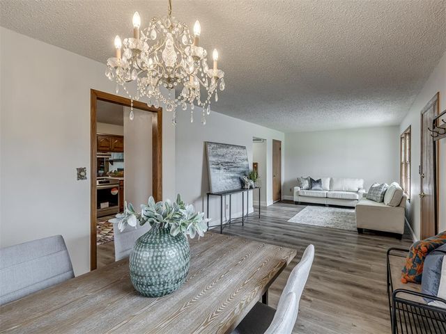 220 W Glenhaven Drive, Midwest City, OK 73110