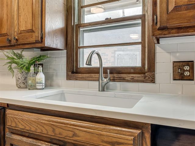 220 W Glenhaven Drive, Midwest City, OK 73110