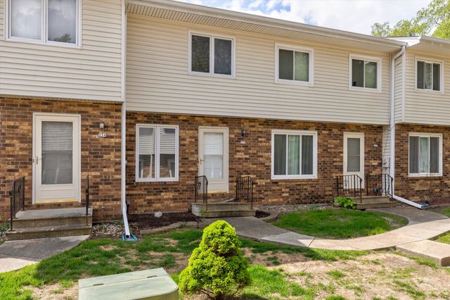 238 Holiday Circle 46, West Des Moines, IA 50265