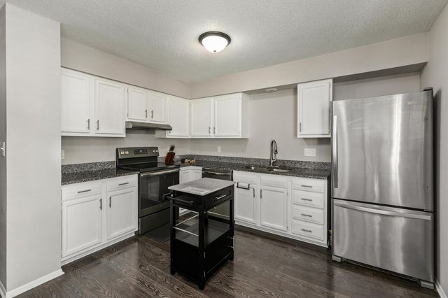 238 Holiday Circle 46, West Des Moines, IA 50265