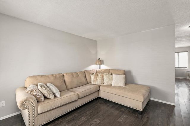 238 Holiday Circle 46, West Des Moines, IA 50265