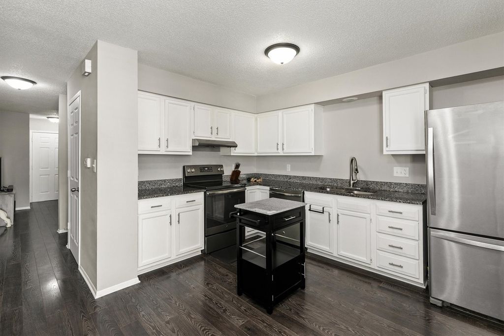 238 Holiday Circle 46, West Des Moines, IA 50265