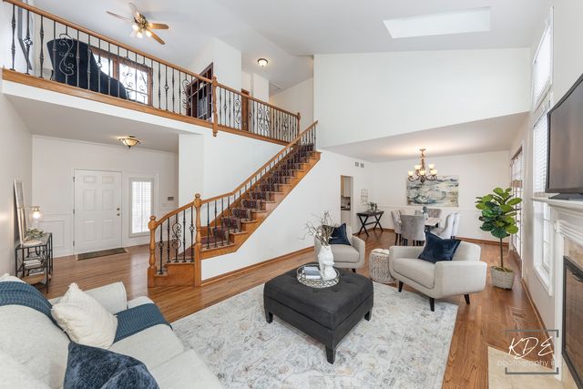 1512 Harbour Towne Place, Naperville, IL 60564