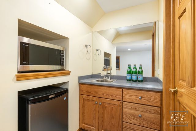 1512 Harbour Towne Place, Naperville, IL 60564