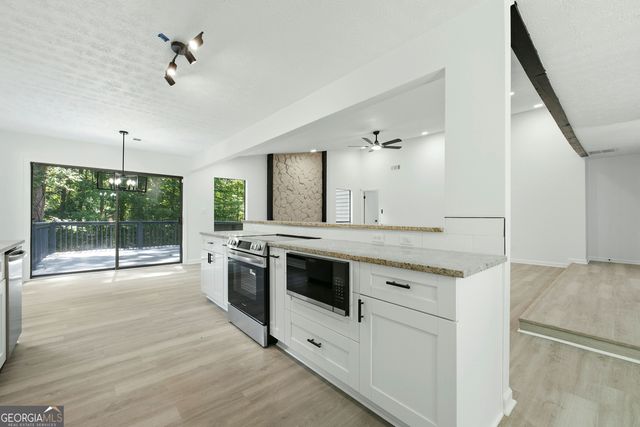 6350 Beethoven Circle, Riverdale, GA 30296