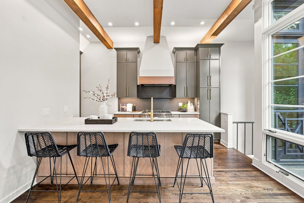 67 W Schiller Street, Chicago, IL 60610 — photo 2