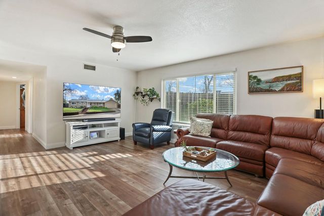 8814 Mohawk Way, Fair Oaks, CA 95628