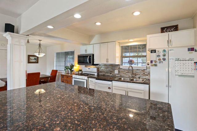 8814 Mohawk Way, Fair Oaks, CA 95628