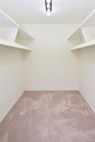 2463 Mulberry Square 13, Bloomfield Hills, MI 48302