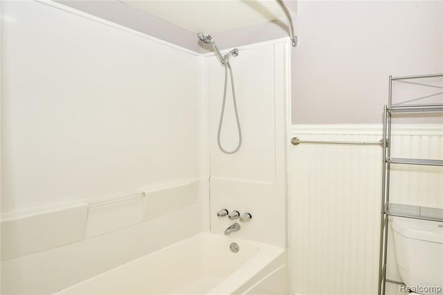 2463 Mulberry Square 13, Bloomfield Hills, MI 48302