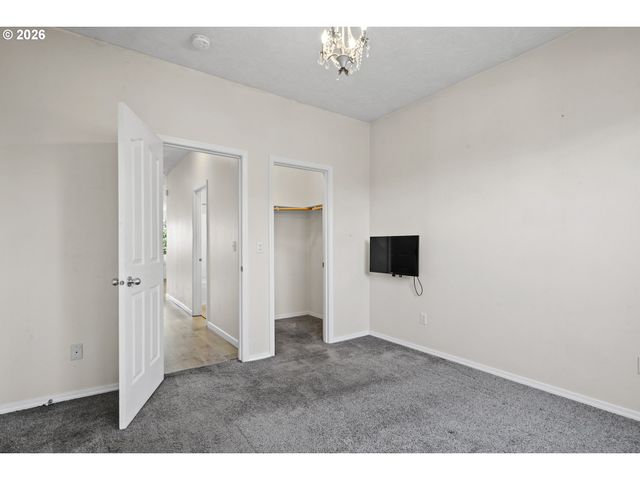 874 MEADOW Dr, Molalla, OR 97038
