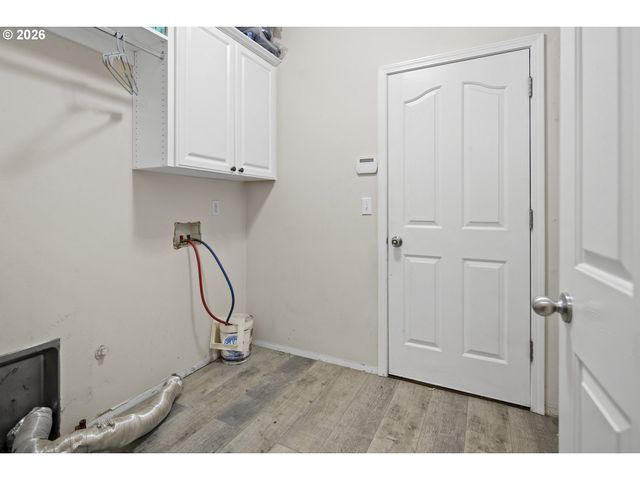874 MEADOW Dr, Molalla, OR 97038