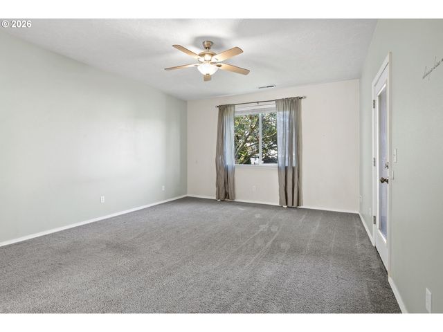 874 MEADOW Dr, Molalla, OR 97038