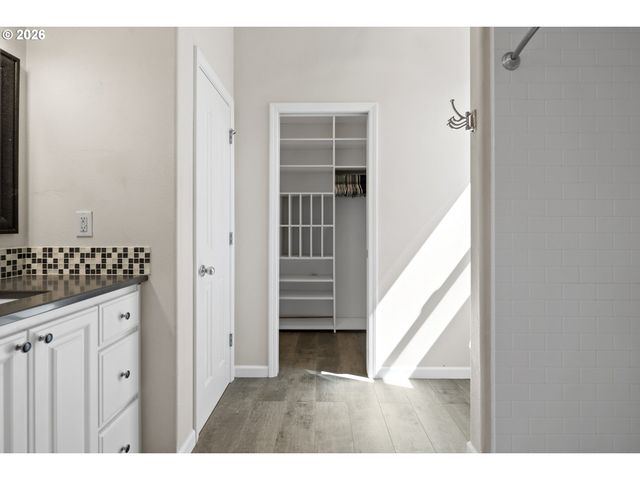 874 MEADOW Dr, Molalla, OR 97038