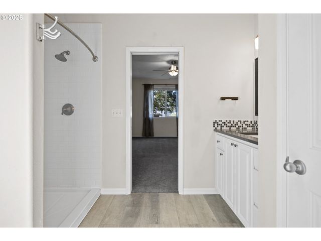 874 MEADOW Dr, Molalla, OR 97038