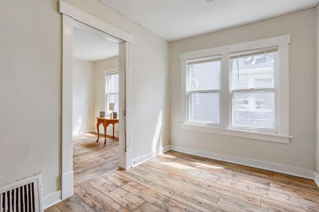 2922 Sheridan Avenue N, Minneapolis, MN 55411
