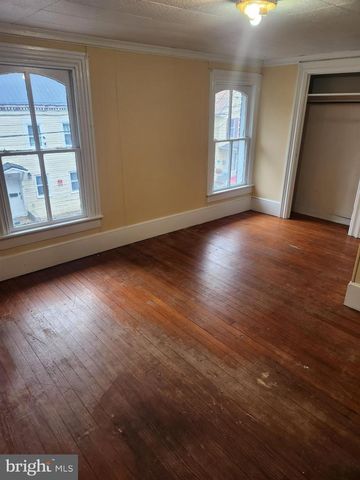 322.5 MAPLE AVE N, Martinsburg, WV 25401