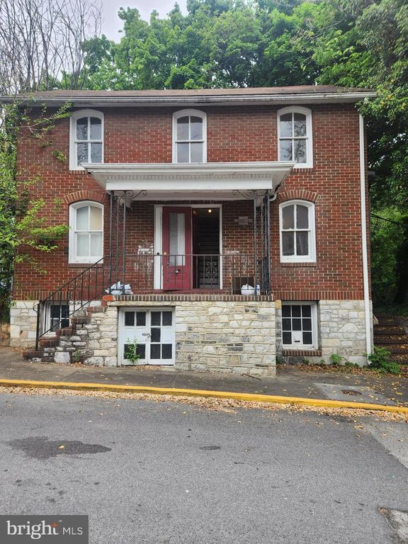 322.5 MAPLE AVE N, Martinsburg, WV 25401