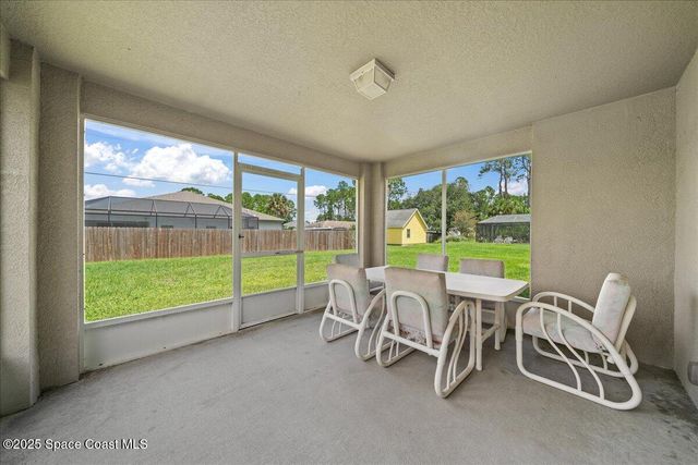 433 SW Haleybury Street SW, Palm Bay, FL 32908